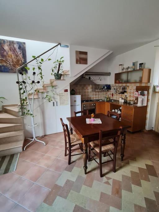 Scrigno Del Borgo-Intero Alloggio Montelupone Bagian luar foto